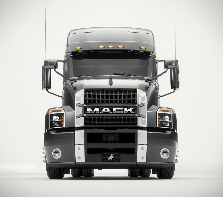  Mack Anthem 70-inch Stand Up Sleeper Cab 2018 года  (фото 11 из 18)